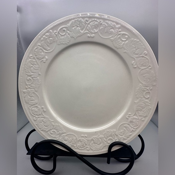 Pfaltzgraff White Embossed Plates (set of 4) - Picture 1 of 5